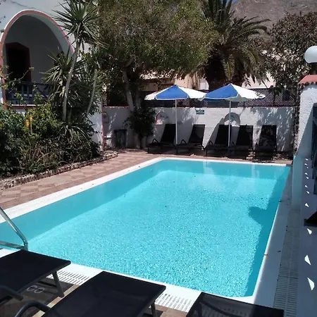 Irineos Appartement *