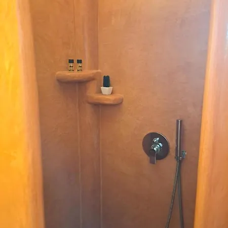 Irineos Appartamento Perissa (Santorini)